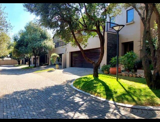 3 BEDROOM HOUSE FOR SALE IN MENLO PARK